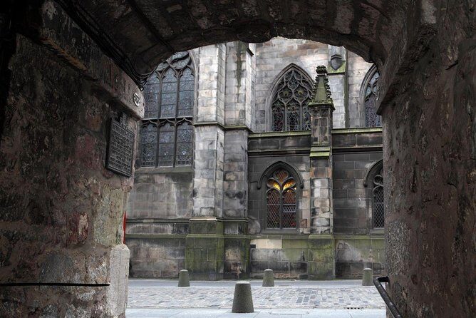 Royal Mile and Edinburgh Castle - Small Group Walking Tour - Authentic Experiences and Real Traveler Insights