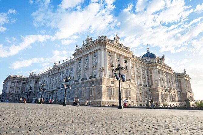 Royal Palace of Madrid Skip the Line Guided Tour - The Royal Palace of Madrid: What to Expect