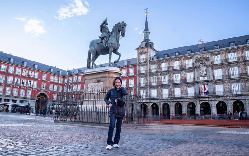 Royal Palace, Sol & Plaza Mayor Professional Photoshoot - Frequently Asked Questions