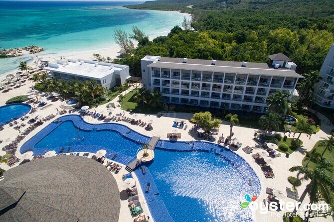 Royalton Blue Waters and Hideaway at Blue Waters Airport Transfer - Who Should Book This?