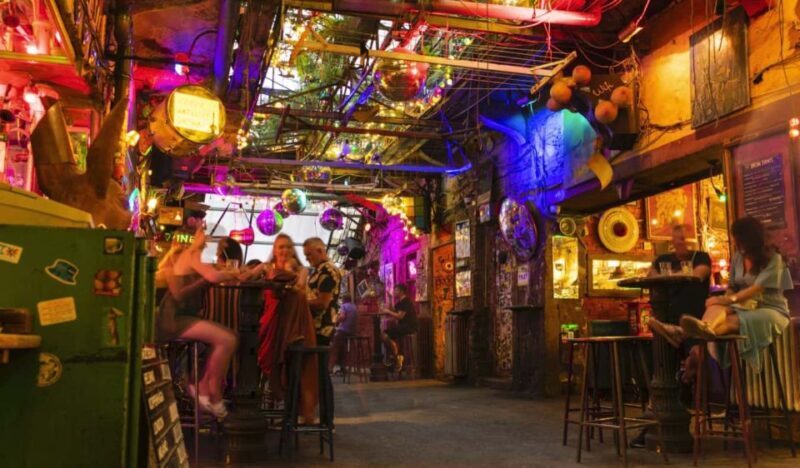 Ruin Bars Private Tour (Culture, history, and drinks) - Who Should Take This Tour?