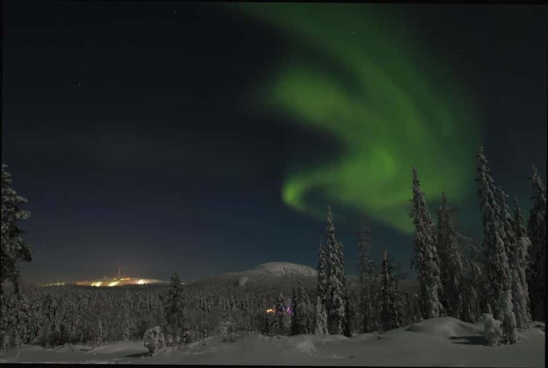 Ruka: Northern Light Hunt by Minivan - A Practical Look at the Northern Light Hunt by Minivan