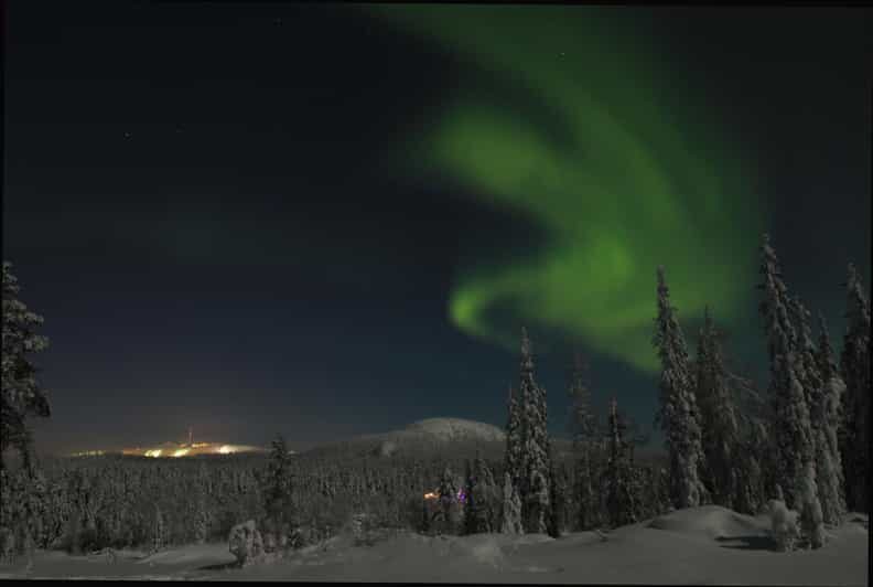Ruka: Searching for the northern lights with snowshoes - Exploring the Real Value of the Tour