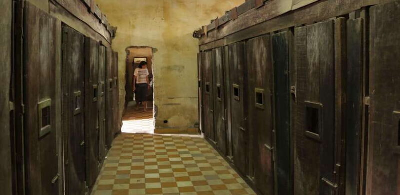 S21 & Killing Fields Tour with Khmer Lunch & Drink - Experience Cambodia’s Past with the S21 & Killing Fields Tour