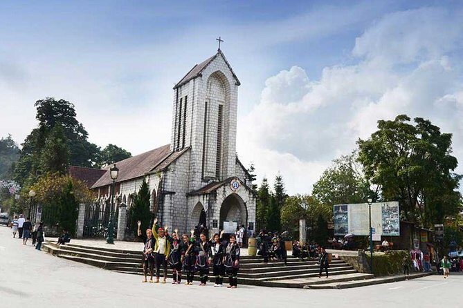 Sa Pa 2-Day Moderate Trek and Homestay Limousine Tour from Hanoi - Authenticity and Cultural Encounters