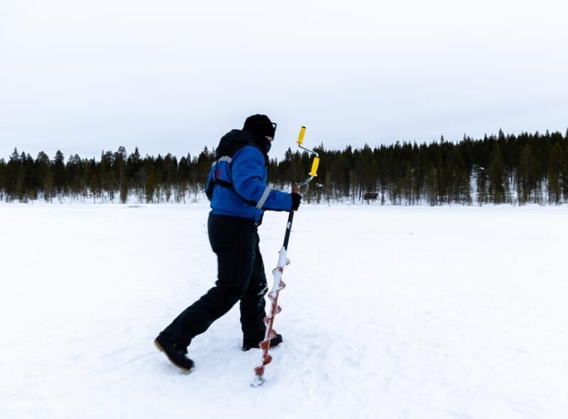 Saariselkä: Ice Fishing Safari by Snowmobile - Saariselkä: Ice Fishing Safari by Snowmobile — A Genuine Arctic Adventure