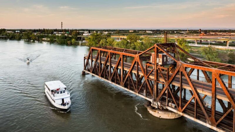 Sacramento: City Cruises River Cruise with History Guide - Key Points