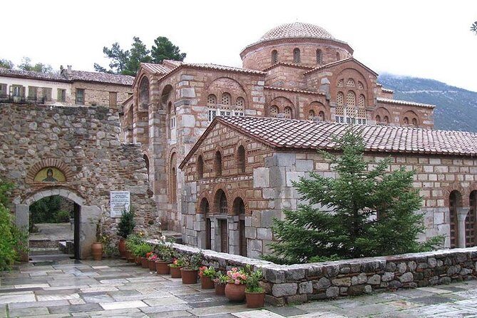 Sacred Delphi & Osios Loukas in a Full Day Private Tour - Exploring the Itinerary in Detail