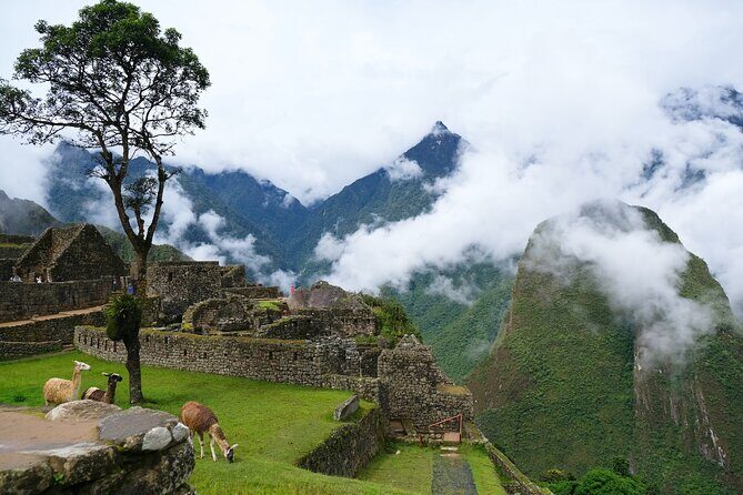 Sacred Valley and Machu Picchu 2 Day Tour with Accommodation - Potential Drawbacks or Considerations