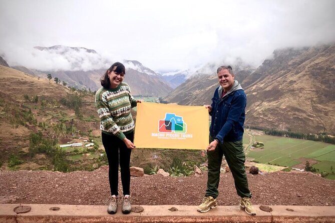 Sacred Valley of the Incas Tour with Moray & the Salt Mines - Urubamba: A Well-Deserved Lunch Break