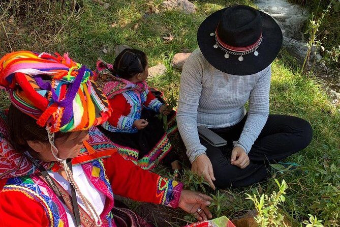 Sacred Valley Textile Workshop Dyeing & Weaving in Cusco - FAQ