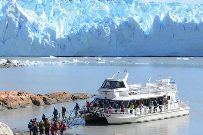Safari Azul: Perito Moreno Boat Plus Walking Tour. Touch the ice - A Detailed Look at the Safari Azul Tour