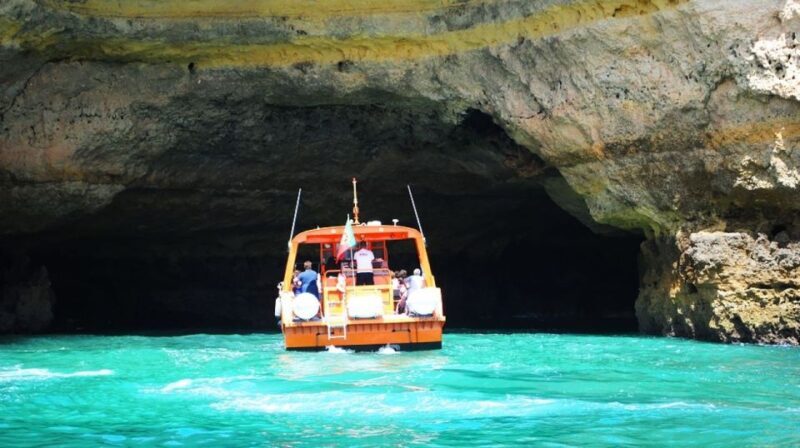 Safari & Boat Tour - Mountains & Dolphins - Exploring the Algarve: Mountains, Caves, and Dolphins in One Day