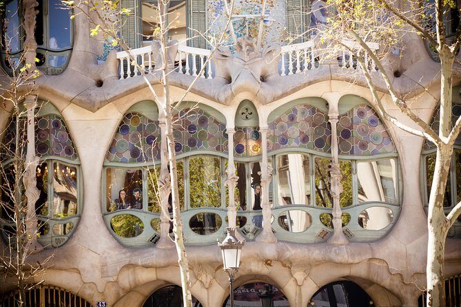 Sagrada Familia and Barcelona Highlights: Private Guided 4-Hour Driving Tour - Who Will Love This Tour?