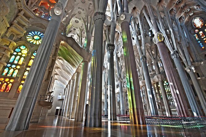 Sagrada Familia and Old Town Private Tour with Hotel Pick-up - Exploring Barcelona with a Private Guide