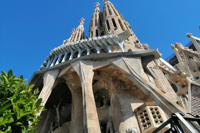 Sagrada Familia and Park Guell Guided Tour with Transport - The Sum Up