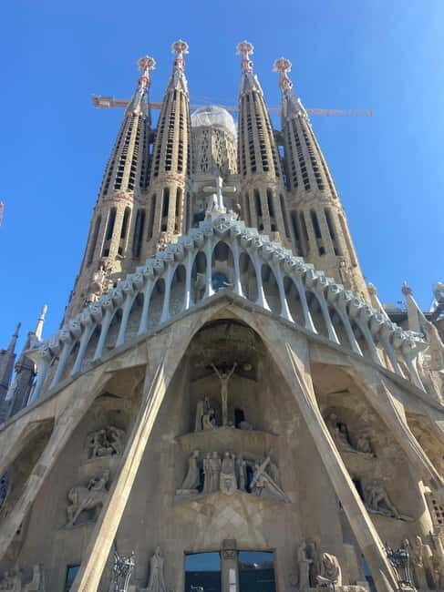 Sagrada Familia Guided Tour in English: Small group - What to Expect on the Tour