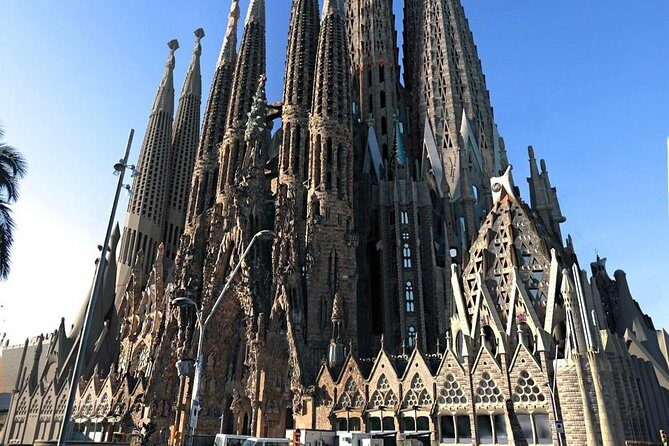 Sagrada Familia Guided Tour with Fast-Track Entry - The Good, the Not-So-Good, and Who Will Love It