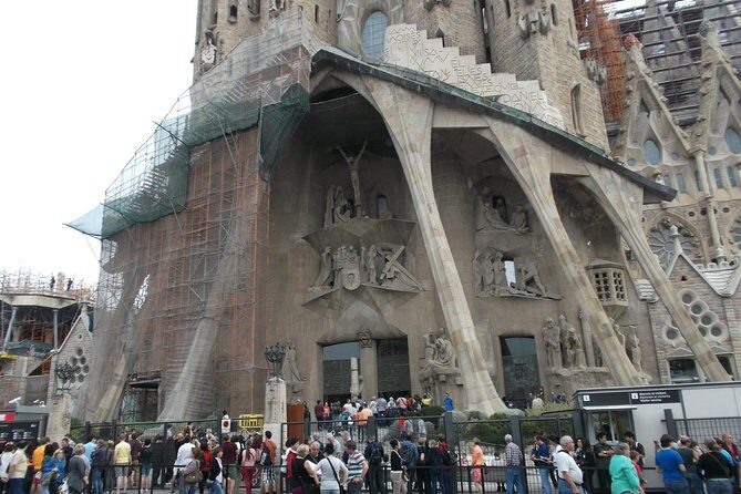 Sagrada Familia Guided Tour with Fast-Track Entry - Frequently Asked Questions