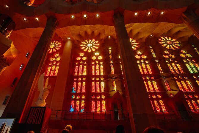 Sagrada Familia Guided Tour with Skip the Line Tickets - Key Points