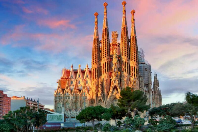 Sagrada Familia Guided Tour with Tower Access - Discover the Sagrada Familia with Tower Access: A Detailed Review