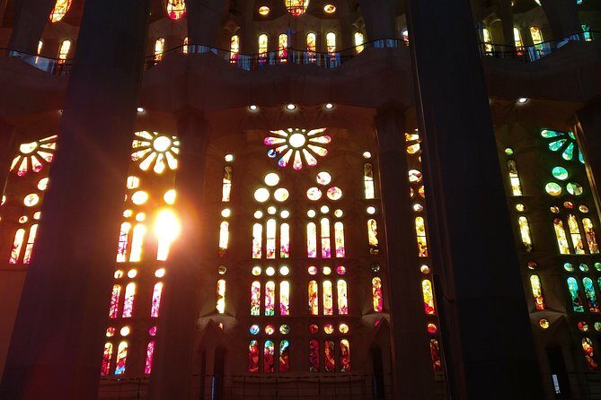 Sagrada Familia Guided Tour with Towers Access - FAQ