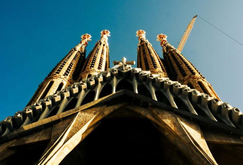 Sagrada Família & More: Barcelona Tour + Candy Tasting - Sweet Indulgence and Local Flavors