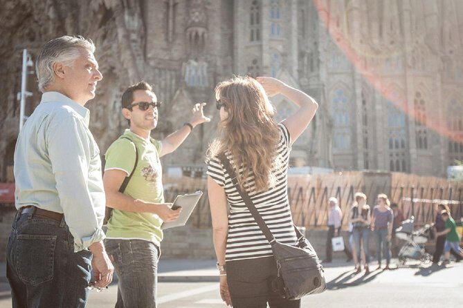 Sagrada Familia Private Guided Tour with Skip the Line Tickets - Key Points