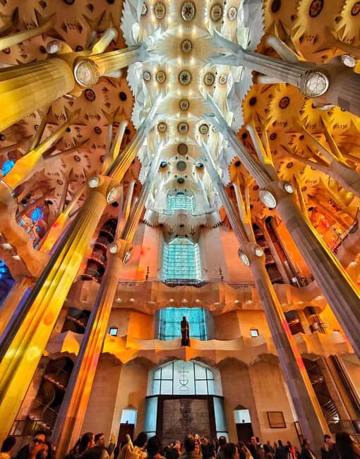 Sagrada Familia Private Tour with Entry Ticket in English - Why This Tour Stands Out