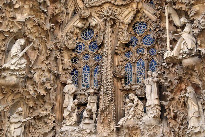 Sagrada Familia Skip-the-Line Private Tour with Guide - Who Should Consider This Tour?