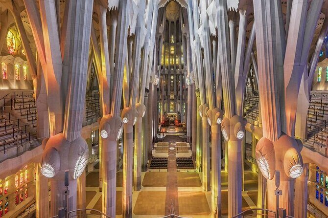 Sagrada Familia: The Golden Hour with Skip the line Tickets - A Deep Dive into the Sagrada Família Golden Hour Tour