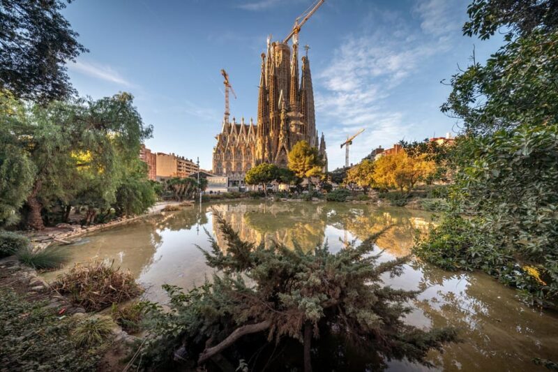 Sagrada Familia Tour with Express Entry and Local Guide - What to Expect from the Sagrada Familia Tour