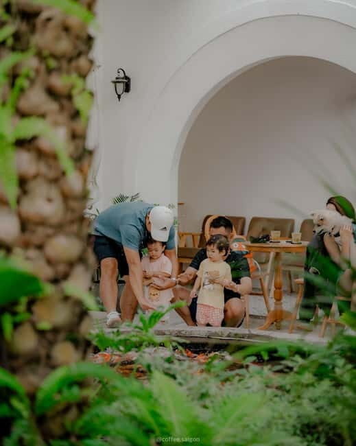 Saigon: Luxury and Snapshots Walking Tour in Thao Dien - Key Points