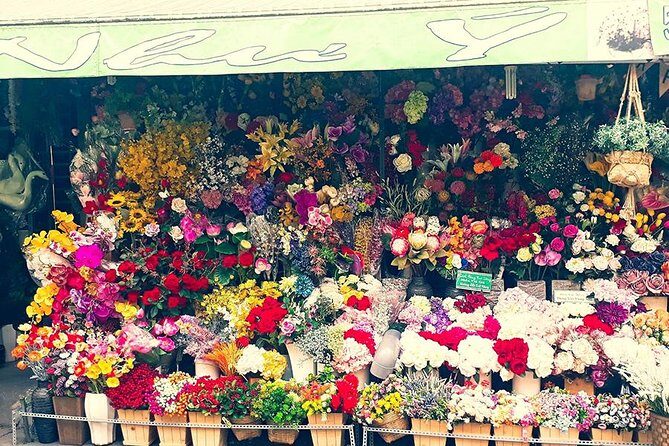 Saigon Night Sights & Local Food by Motorbike| Opt: Ao Dai Riders - A Detailed Look at the Saigon Night Sights & Local Food Motorbike Tour