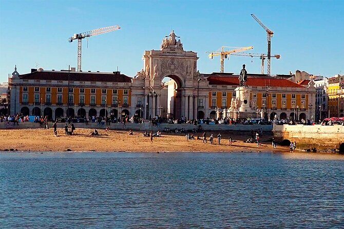 Sail with Alf and Rita - Sunset boat cruise in Lisbon. - Key Points