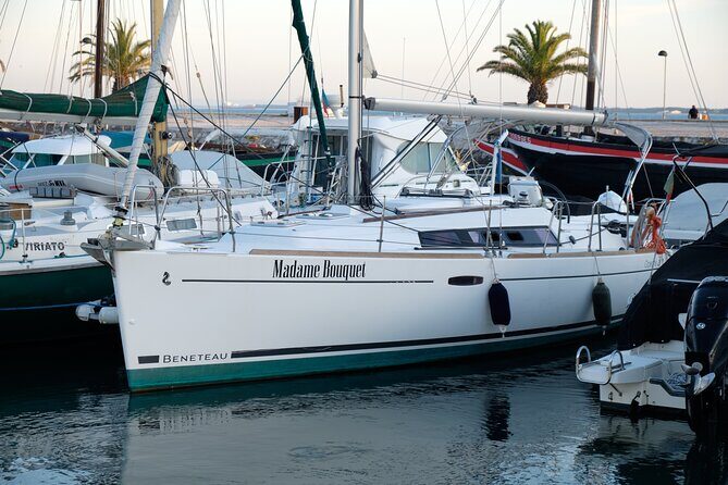 Sailboat in Arrábida, Setúbal - An Ideal Day on the Water with a Personal Touch
