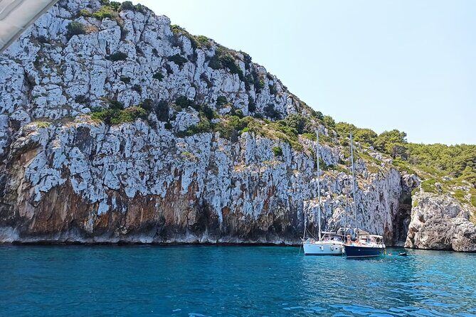 Sailing boat tour with lunch and swimming stops - Additional Information