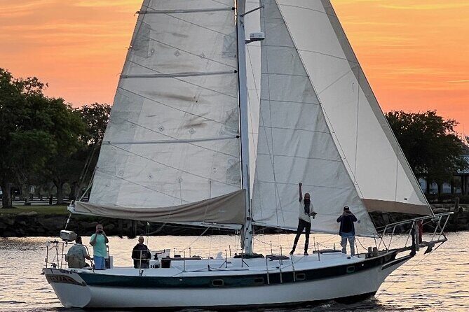 Sailing Charters in Wilmington - Sailing Charters in Wilmington: A Relaxed and Authentic Water Adventure