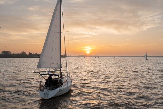 Sailing cruise with premium wine in Buenos Aires - An in-depth look at sailing Buenos Aires’ waterways