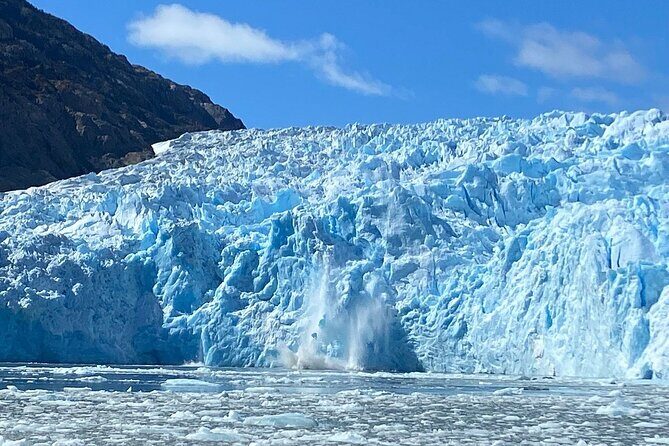 Sailing to San Rafael Lagoon from Puerto Tranquilo Summer only - The Sum Up