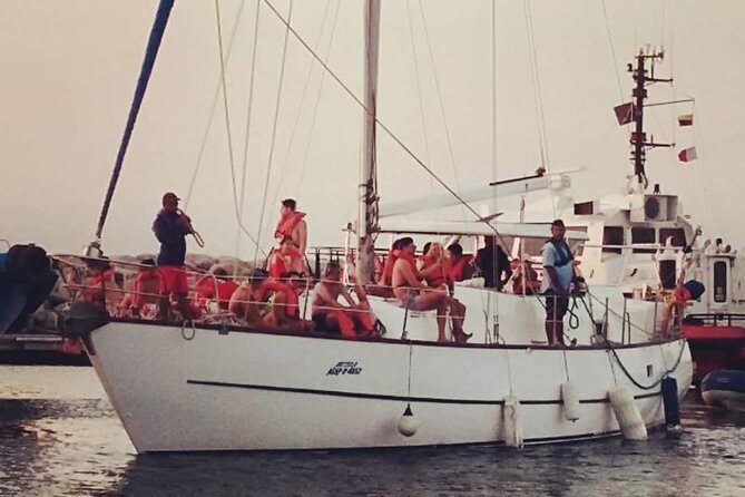 Sailing to Tayrona with Luis and his team: Unique! - Key Points