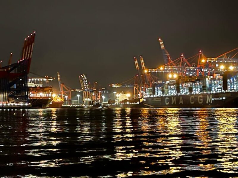 Sailing trip ''the Elbe by night", Hamburg/Elbe - A Closer Look at Hamburg’s Nighttime Sailing Adventure