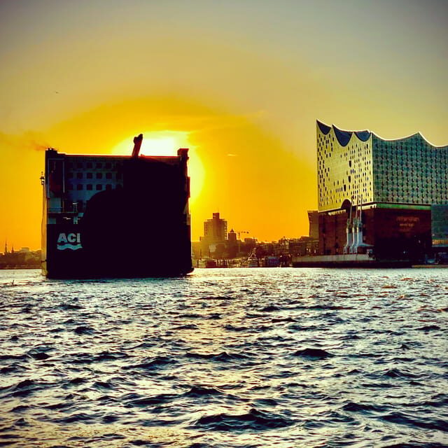 Sailing trip ''the Elbe by night", Hamburg/Elbe - FAQ