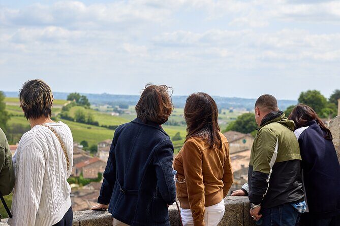 Saint-Émilion day tour: village visit, Châteaux and lunch - Key Points