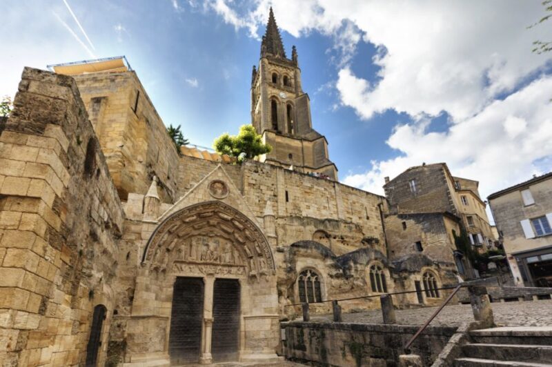 Saint-Émilion: Private Walking Tour & Magnificent Views - Exploring Saint-Émilion: A Private Walking Tour & Its Authentic Touches