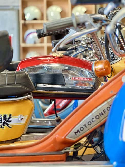 Saint-Emilion: Vintage moped rides and tours - Discover Saint-Emilion: Vintage Moped Rides and Tours