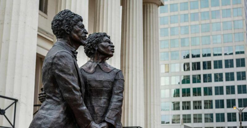 Saint Louis: Private Romantic Tour in The City of Love - FAQs