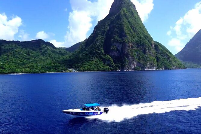 Saint Lucia Private Speedboat Transfer from Resort to Airport - A Scenic Send-Off: Saint Lucia Private Speedboat Transfer from Resort to Airport