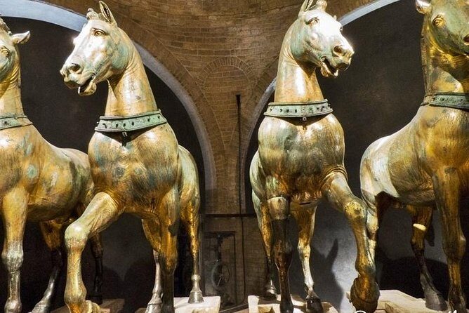 Saint Marks Basilica:"Guided Journey into Venices Golden Heart" - Exploring the Heart of Venice: The Basilica di San Marco