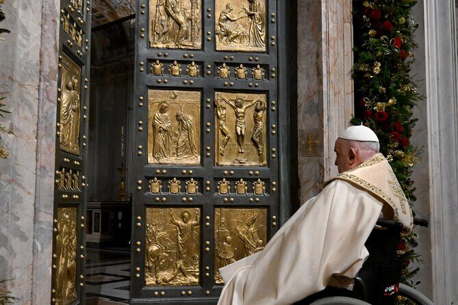 Saint Peter's Private Jubilee 2025-Holy Door&Grottoes! - Experience the Jubilee 2025 at Saint Peter’s with a Private Guided Tour